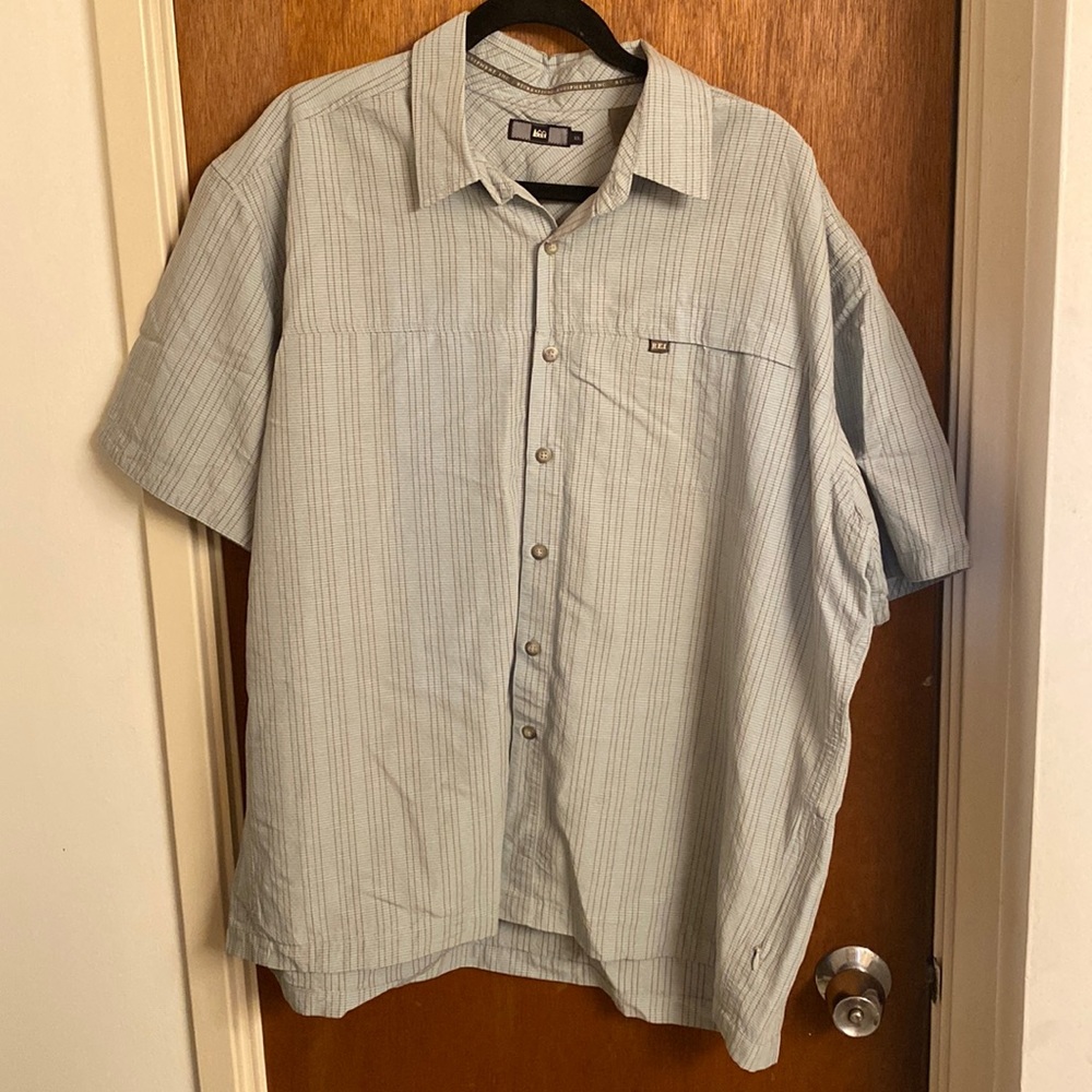 REI Men’s XL Button Up Short Sleeve Shirt